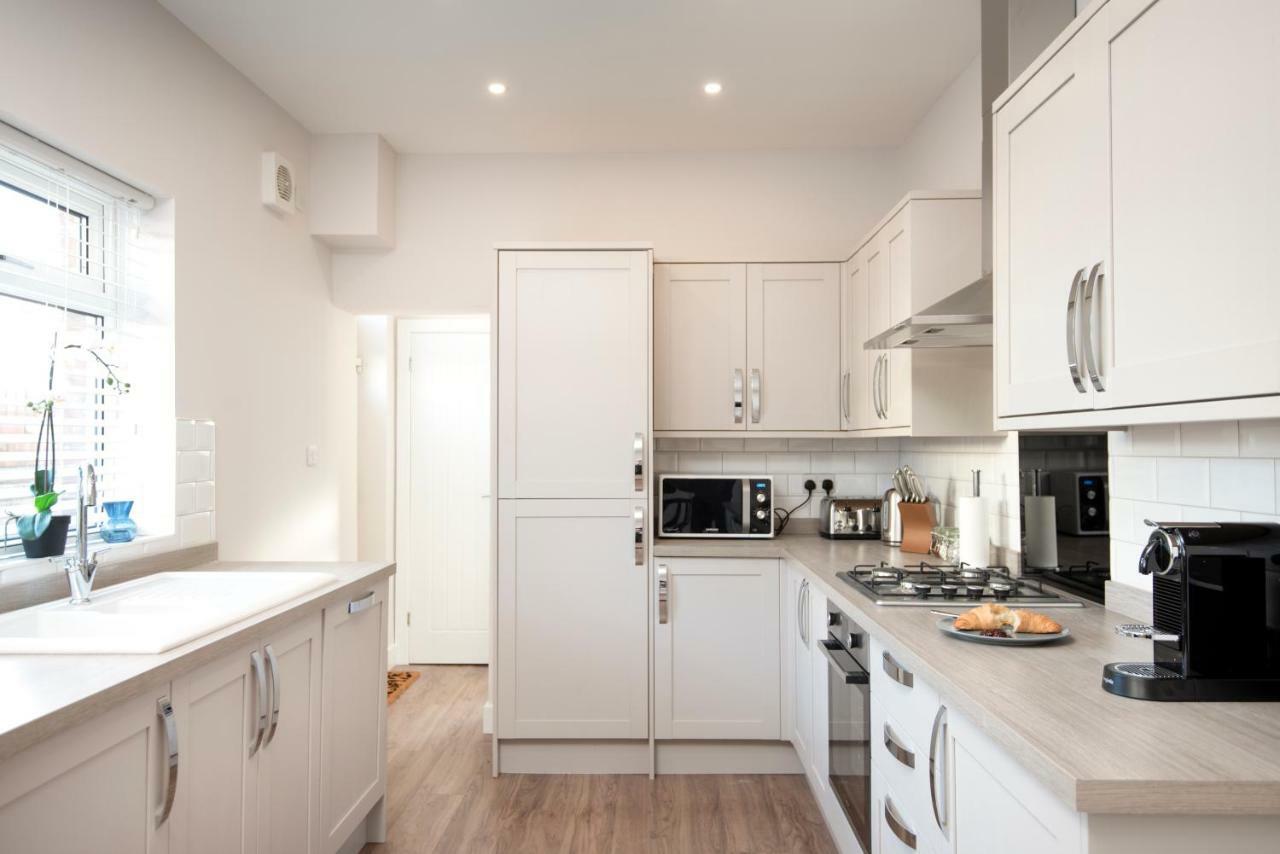 Morley Cottage - Modern 3 Bedroom, 2 Bathroom House With Garden In Southsea, Портсмът Екстериор снимка