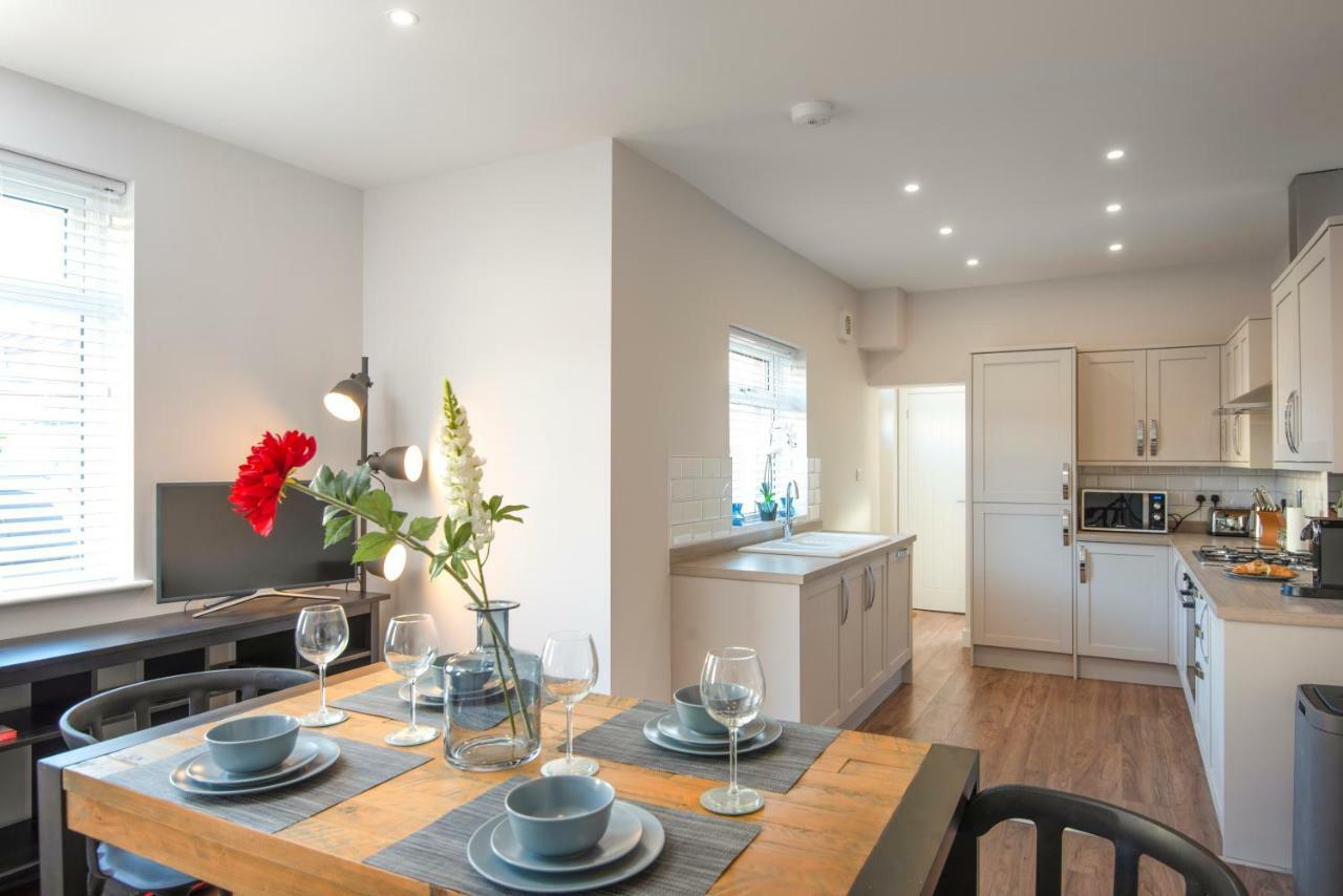 Morley Cottage - Modern 3 Bedroom, 2 Bathroom House With Garden In Southsea, Портсмът Екстериор снимка