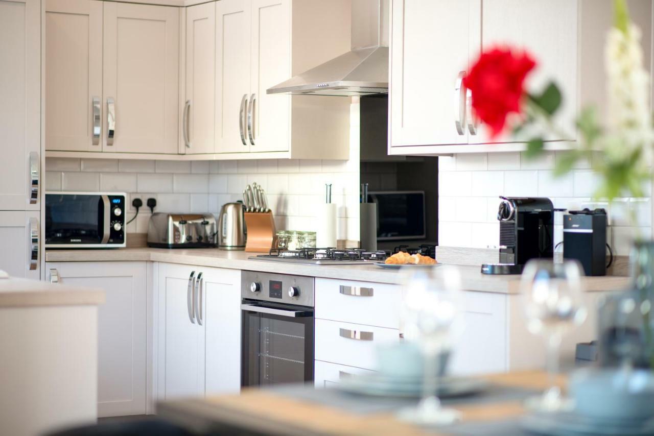 Morley Cottage - Modern 3 Bedroom, 2 Bathroom House With Garden In Southsea, Портсмът Екстериор снимка